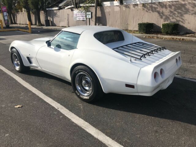 Chevrolet Corvette 1976 image number 27