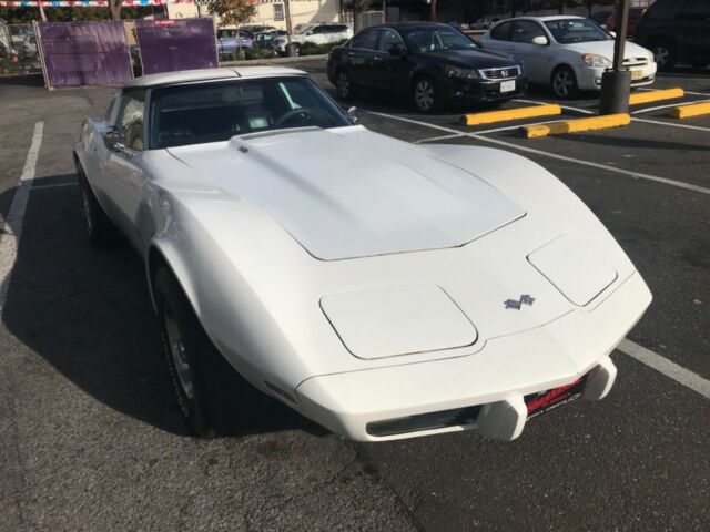 Chevrolet Corvette 1976 image number 33