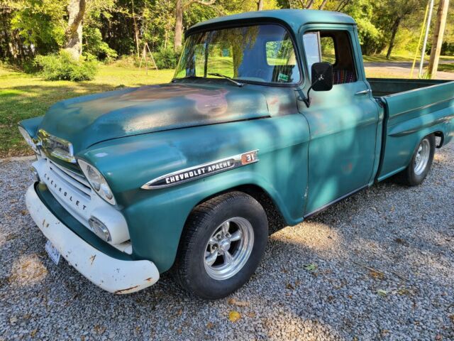 Chevrolet Apache 1959 image number 0