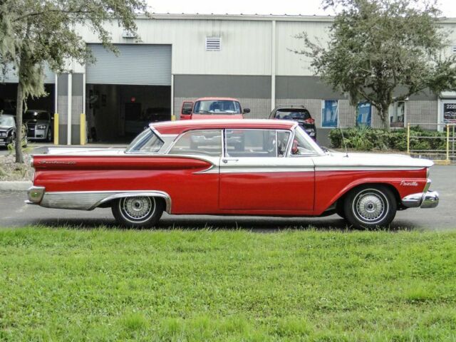 Ford Fairlane 1959 image number 10