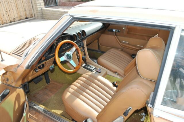 Mercedes-Benz SL-Class 1973 image number 32