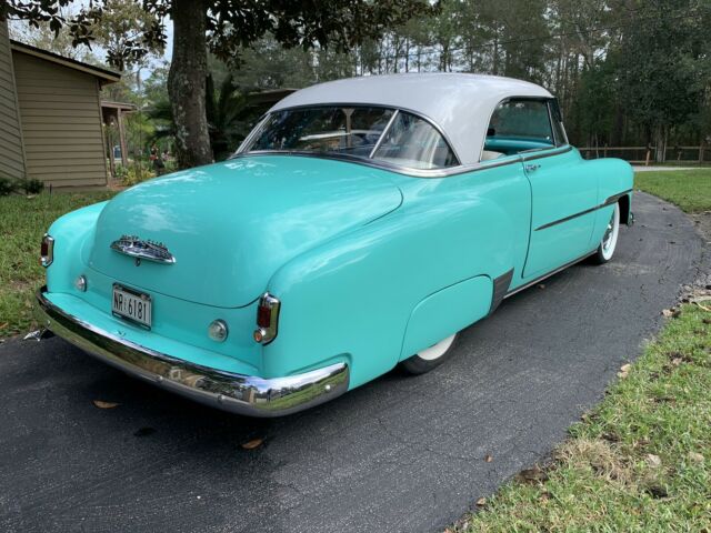 Chevrolet Styleline 1951 image number 2