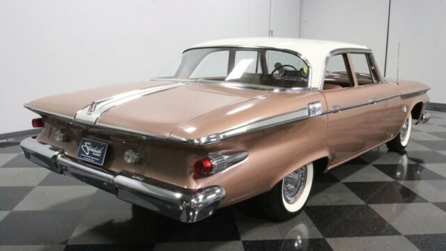 Plymouth Fury 1961 image number 13