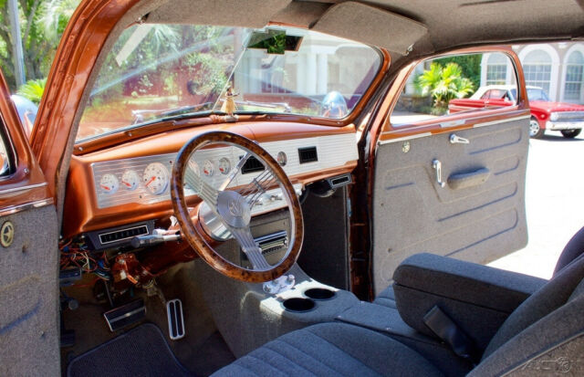 Chevrolet Fleetline Aero-Sedan 1947 image number 15