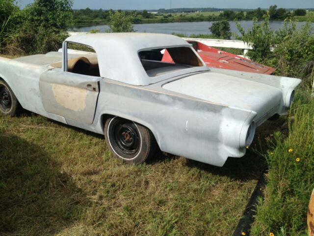 Ford Thunderbird 1957 image number 1