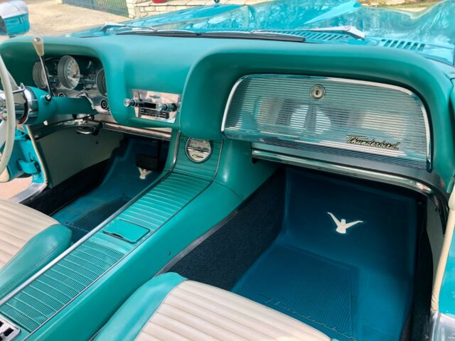 Ford Thunderbird 1959 image number 18