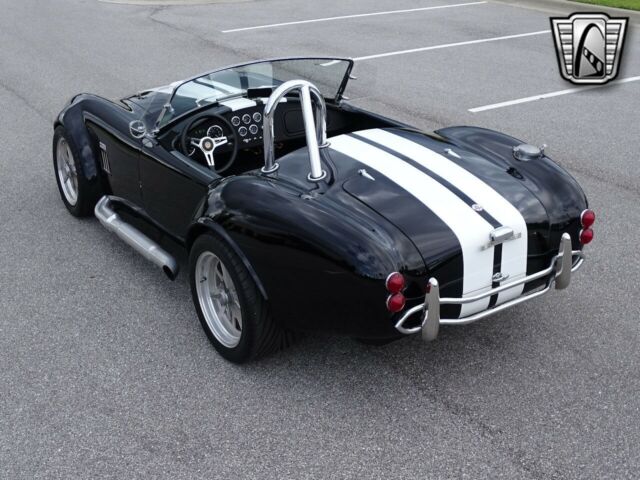 AC Cobra 1965 image number 42