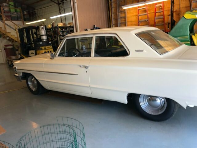 Ford Galaxie 1964 image number 0