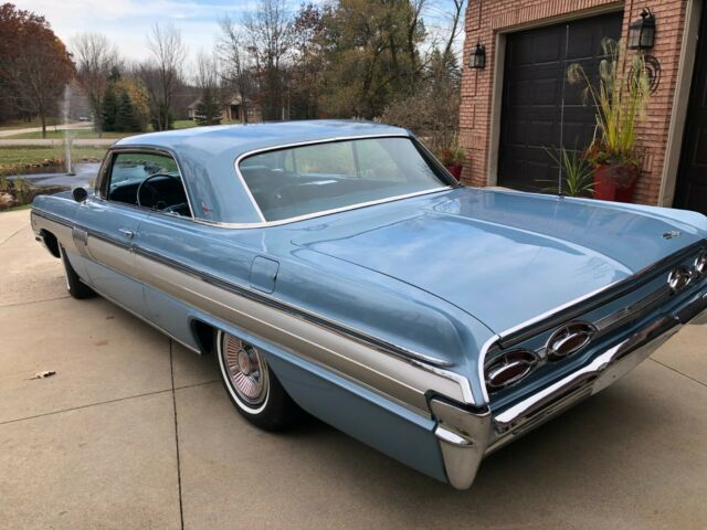 Oldsmobile Starfire 1962 image number 6