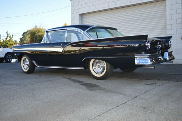 Ford Fairlane 1957 image number 4