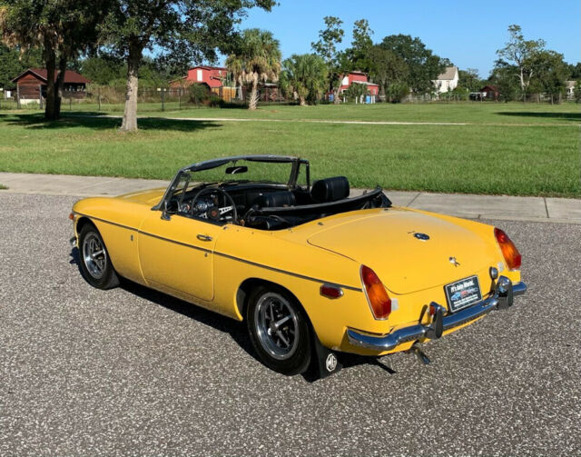 MG MGB 1972 image number 2