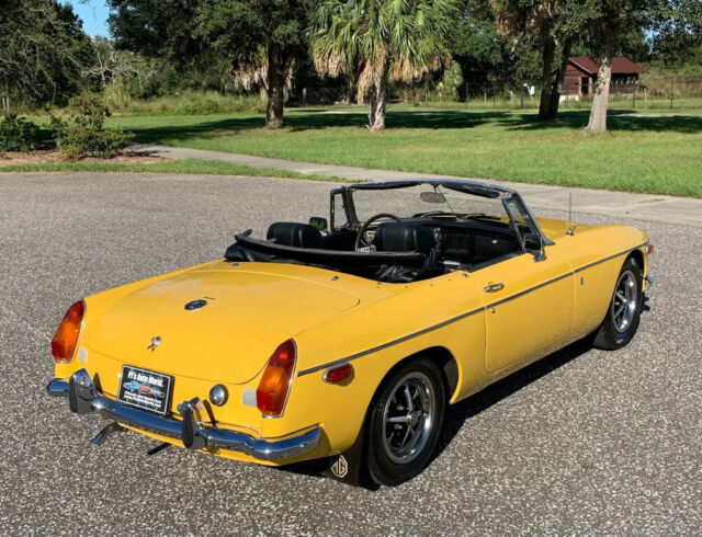 MG MGB 1972 image number 23