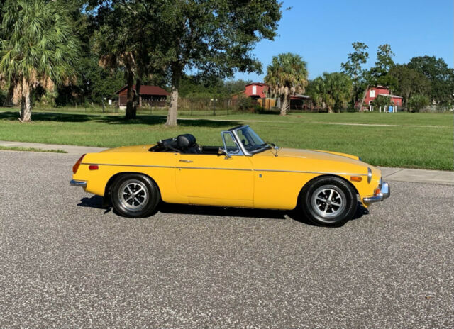 MG MGB 1972 image number 28