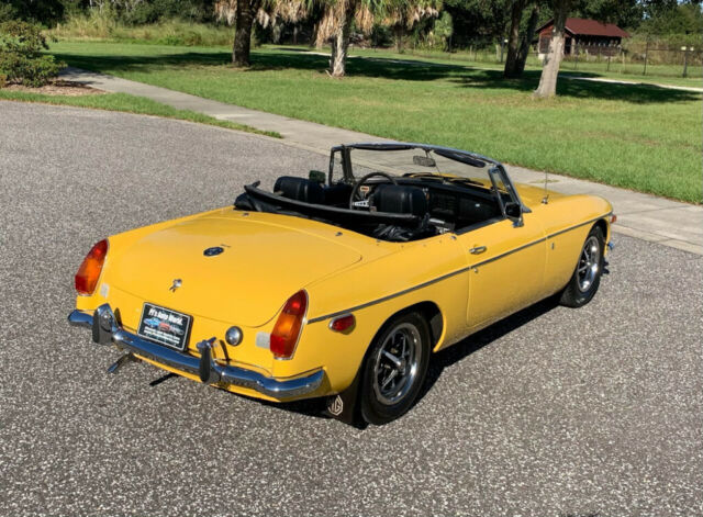 MG MGB 1972 image number 30