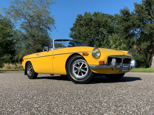 MG MGB 1972 image number 32