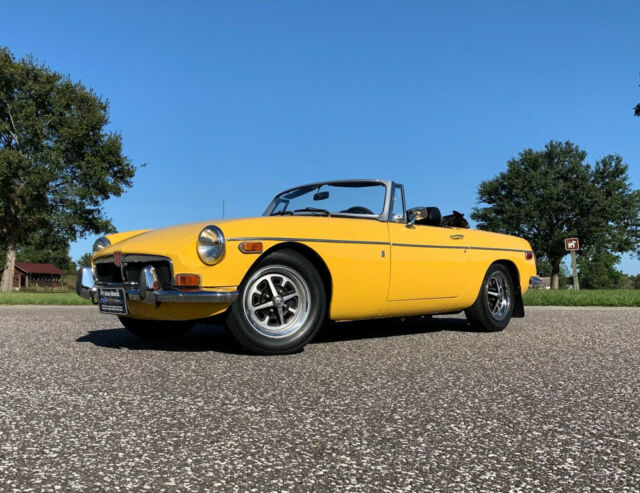 MG MGB 1972 image number 33