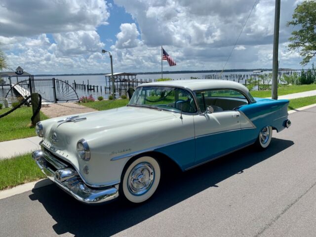 Oldsmobile Ninety-Eight 1954 image number 25