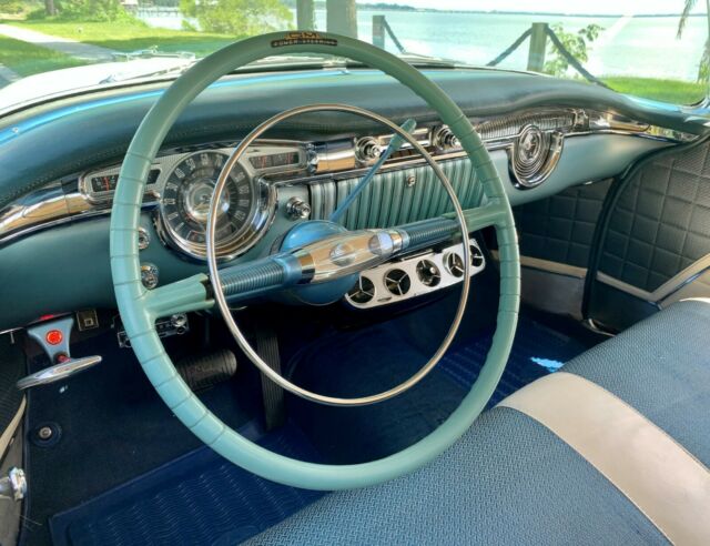 Oldsmobile Ninety-Eight 1954 image number 4