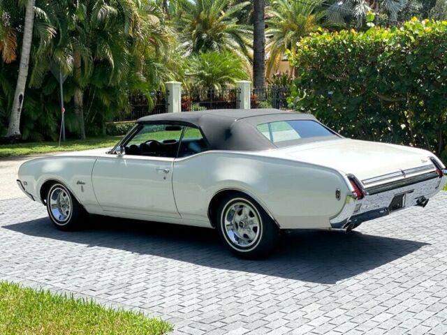 Oldsmobile Cutlass 1969 image number 8