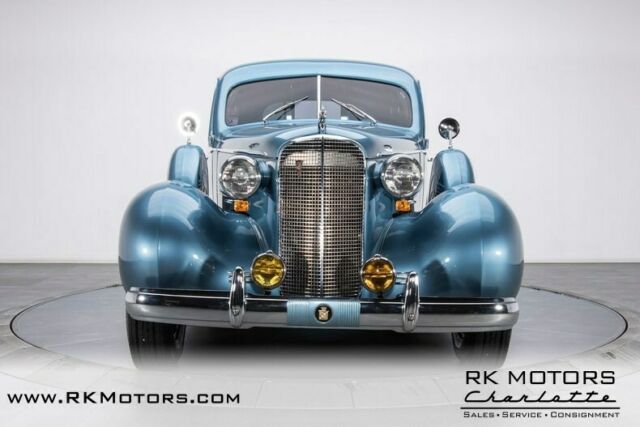 Cadillac Fleetwood 1937 image number 11