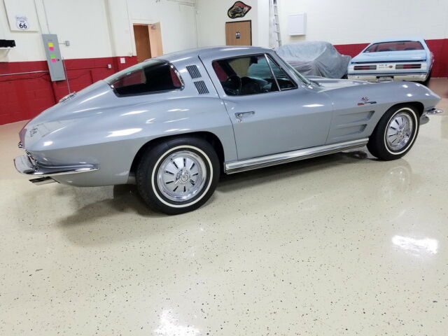 Chevrolet Corvette 1964 image number 29