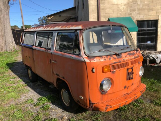 Volkswagen Bus/Vanagon 1975 image number 13