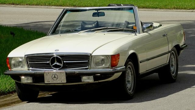 Mercedes-Benz SL-Class 1974 image number 24