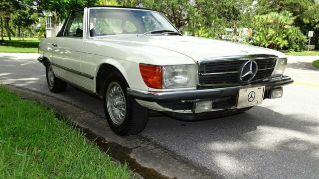 Mercedes-Benz SL-Class 1974 image number 32