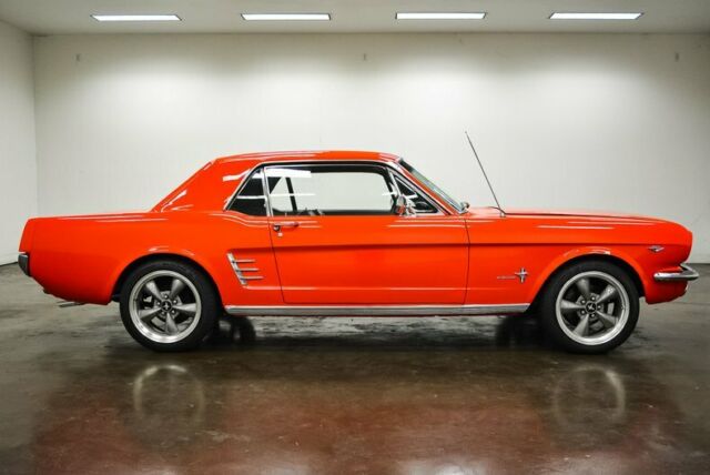 Ford Mustang 1966 image number 31