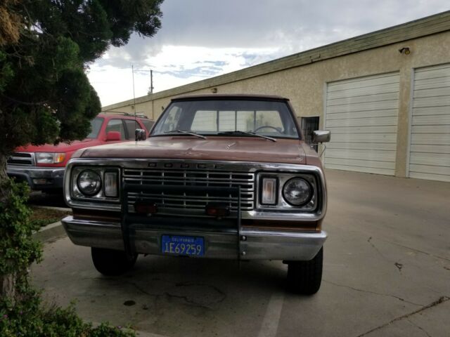 Dodge Power Wagon 1977 image number 3