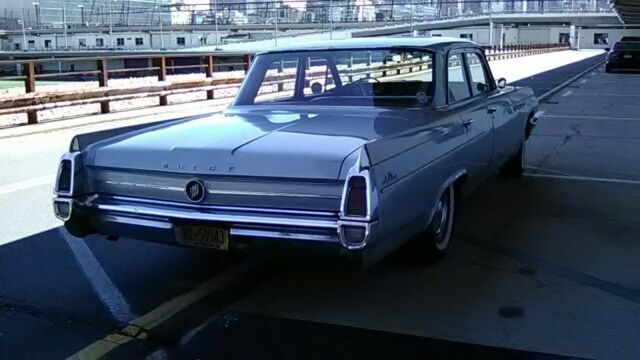 Buick LeSabre 1963 image number 13