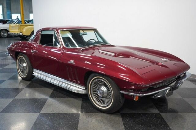 Chevrolet Corvette 1966 image number 17