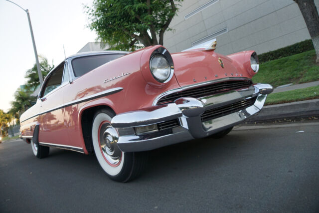 Lincoln Capri 2 Door 341/225HP V8 Hardtop 1955 image number 32