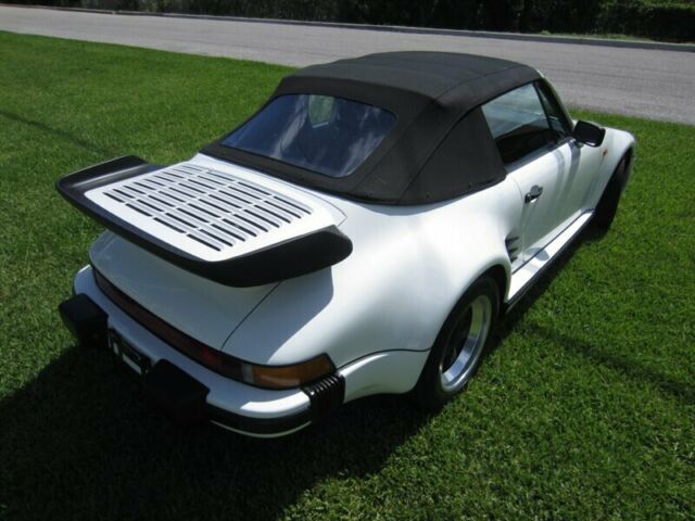 Porsche 911 1976 image number 44