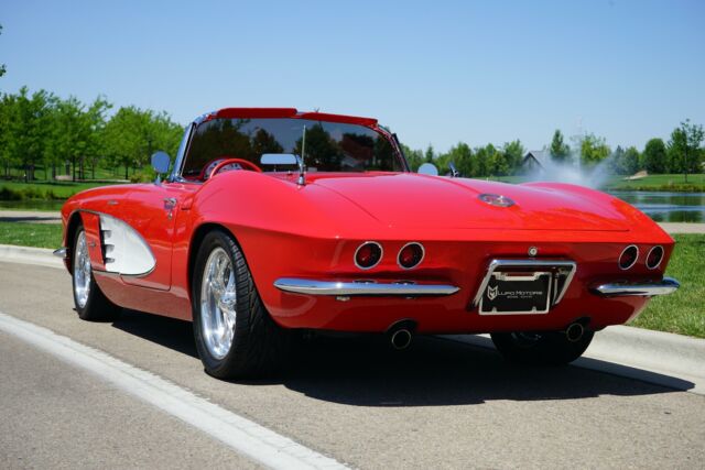 Chevrolet Corvette 1961 image number 10