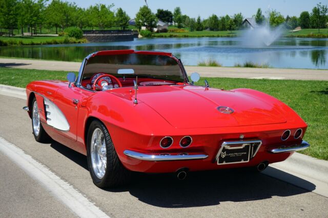 Chevrolet Corvette 1961 image number 11