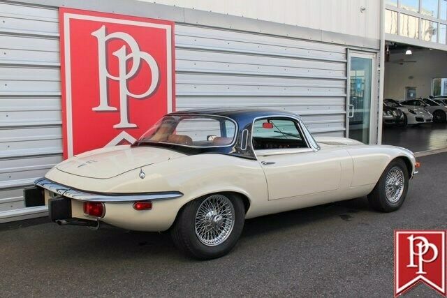 Jaguar E-Type 1974 image number 1