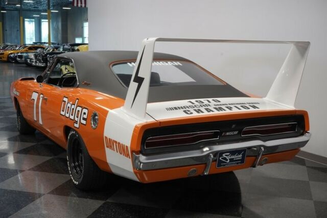 Dodge Charger 1970 image number 10