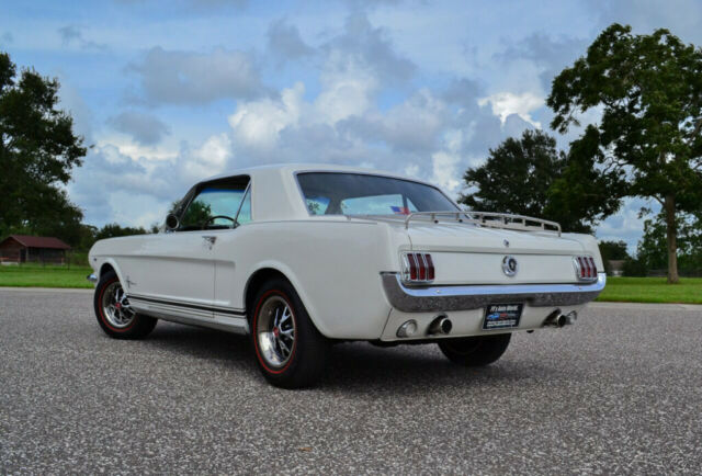 Ford Mustang 1965 image number 10