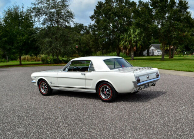 Ford Mustang 1965 image number 2