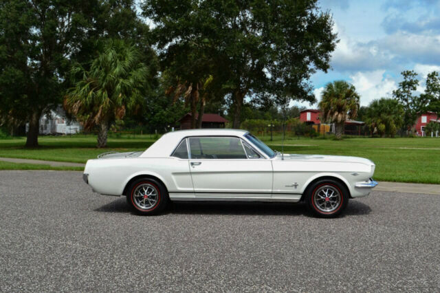 Ford Mustang 1965 image number 27