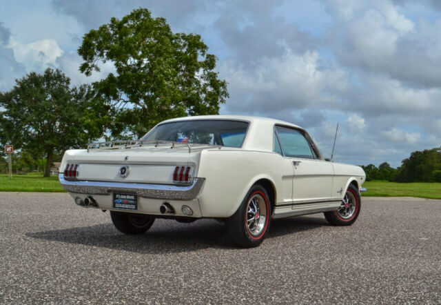 Ford Mustang 1965 image number 35