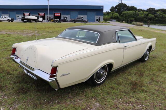 Lincoln Continental 1969 image number 27