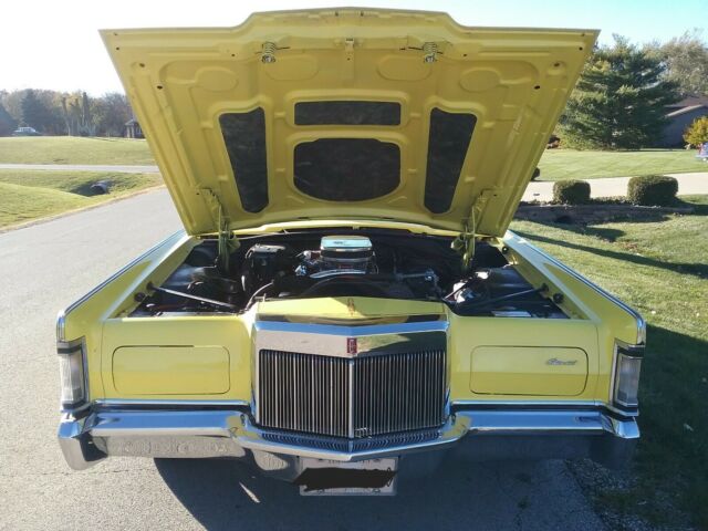 Lincoln Continental 1971 image number 26