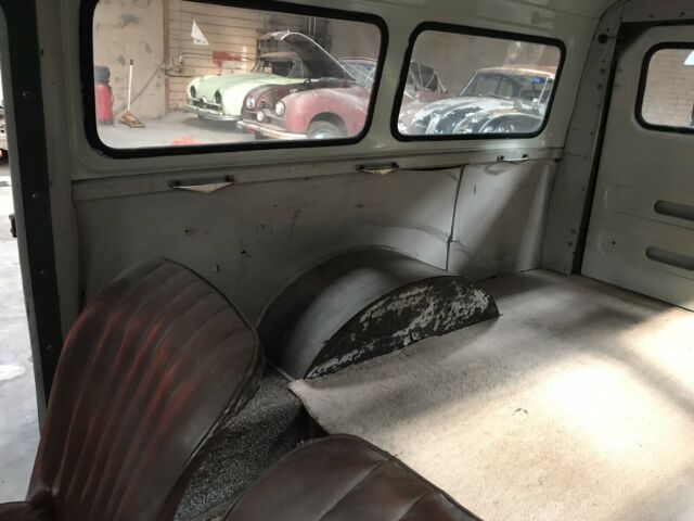 Austin Countryman Panel Van 1953 image number 16