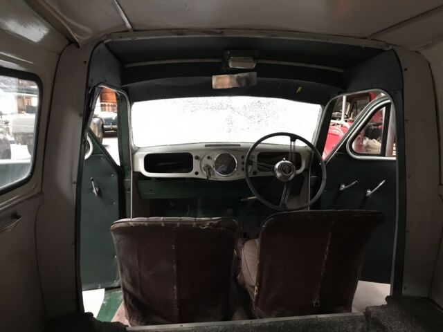 Austin Countryman Panel Van 1953 image number 17