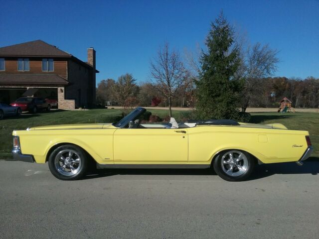 Lincoln Continental 1971 image number 18