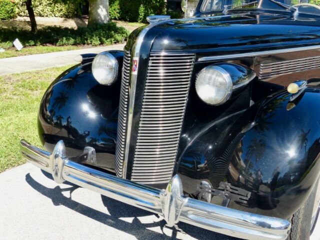 Buick Series 80 1937 image number 10