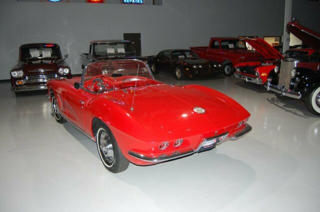 Chevrolet Corvette 1962 image number 30