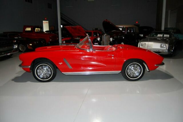 Chevrolet Corvette 1962 image number 31